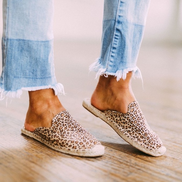 Leopard Espadrille Mule - Picture 4 of 4